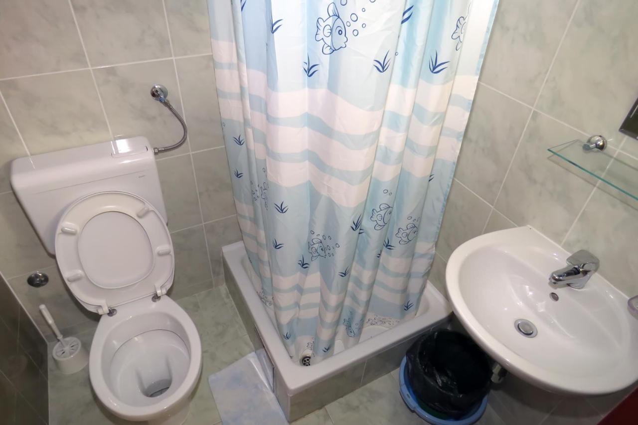 Apartments By The Sea Drasnice, Makarska - 5265 Bagian luar foto